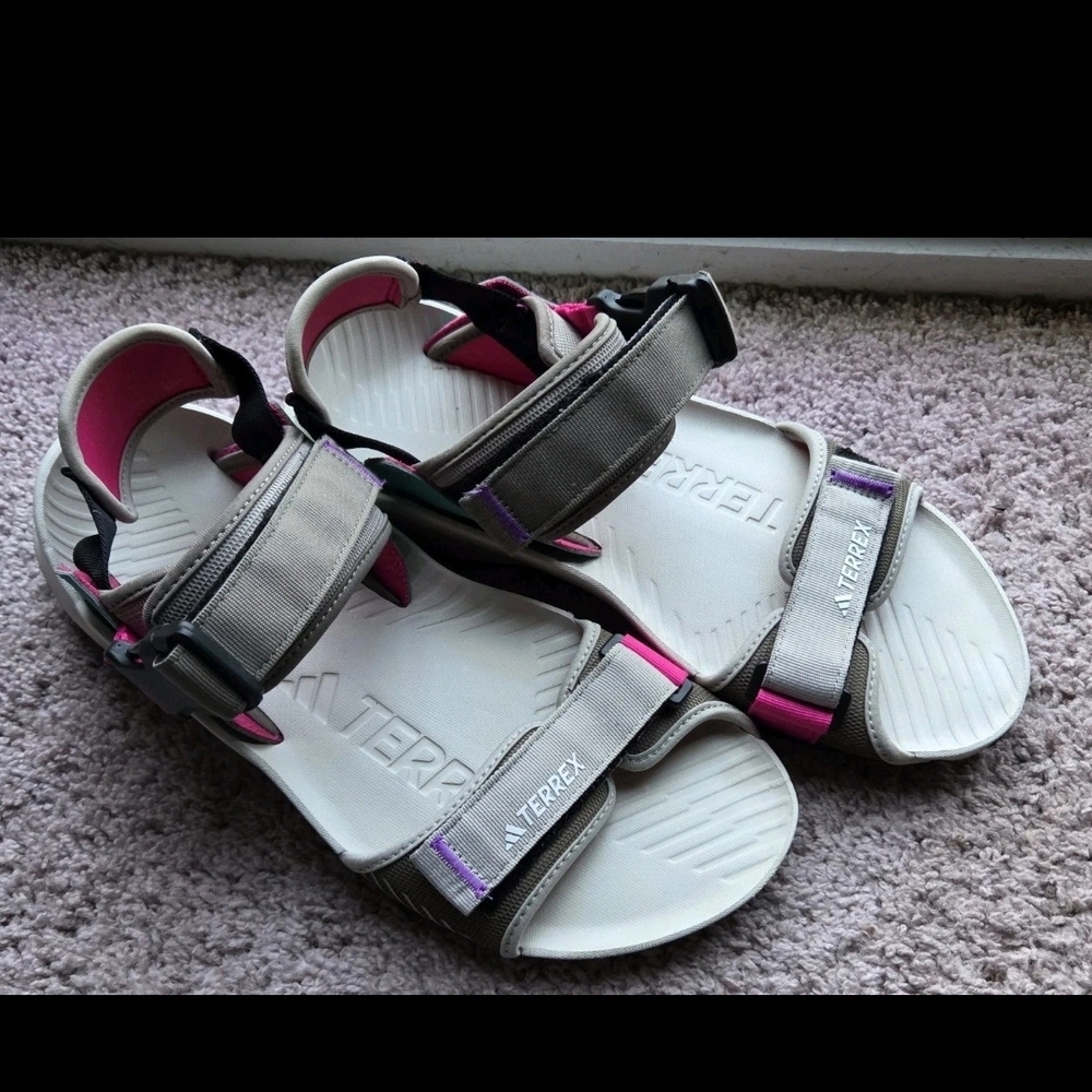 Adidas Terrex Outdoor Sandals in Light Gray & Pink Mens Size 9 Hiking